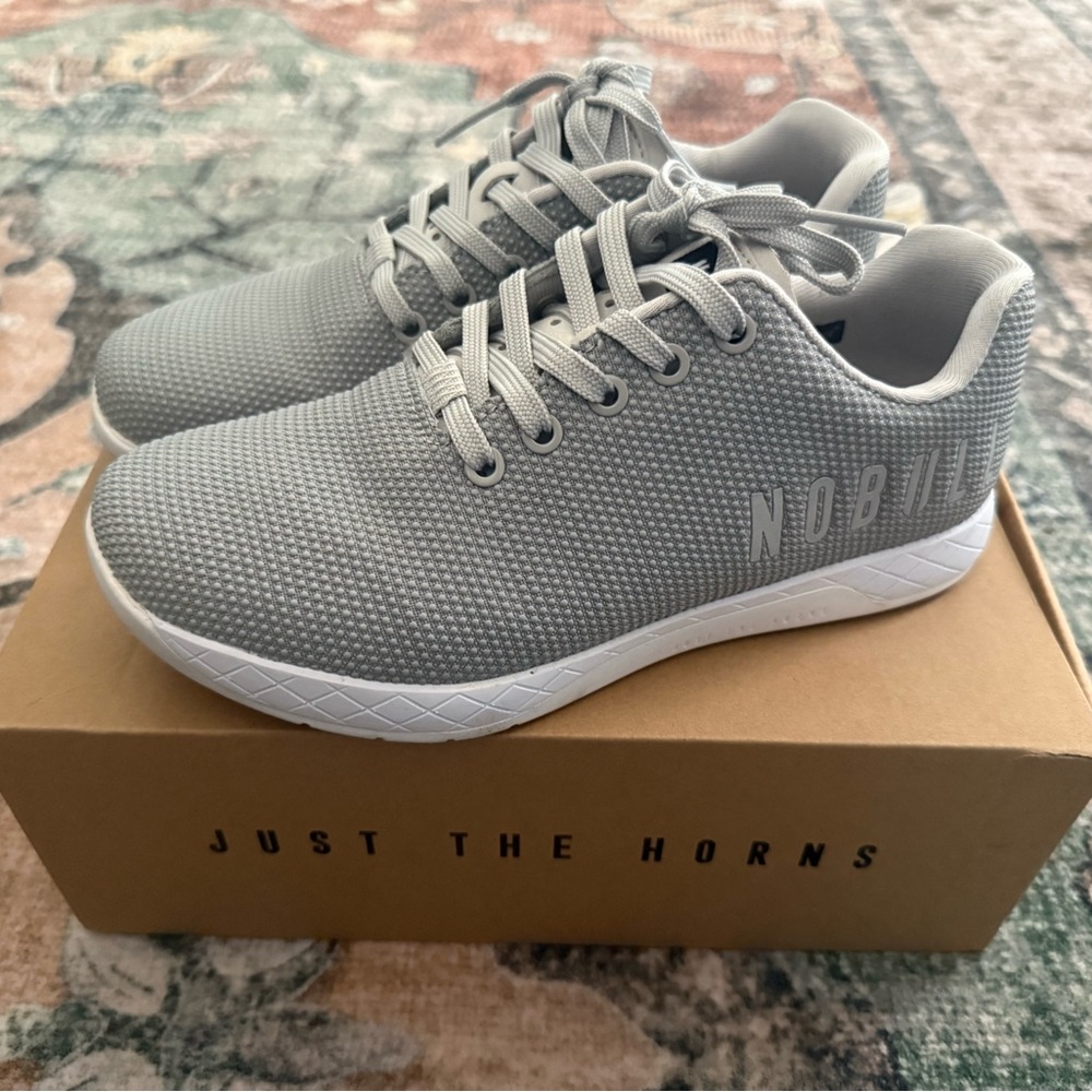NOBULL Superfabric Low Trainers Athletic Shoes Grey White Men's 6.5/Women’s 8